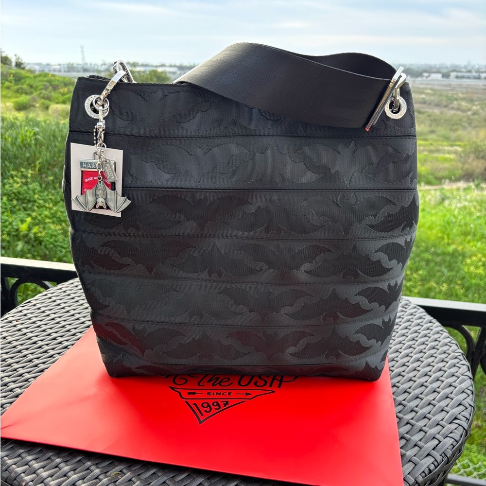 Harveys Release the Bats Hobo BNWT